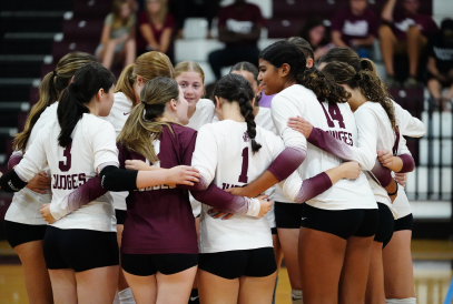  volleyball team huddle